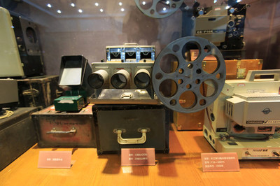 光影的传承 老式幻灯机与幻灯投影设备市场解析